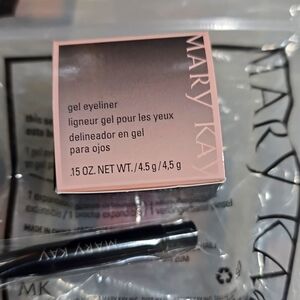 Mary Kay Jet black gel eyeliner